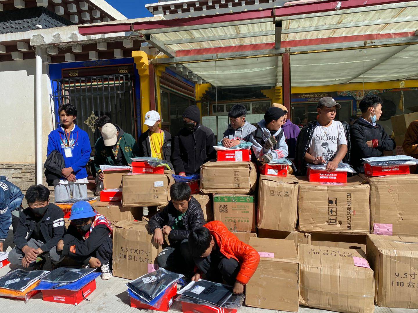 hth华体网站登录入口-华体(中国)公益回顾丨家国同欢月同圆 温暖满载甘孜州(图7)